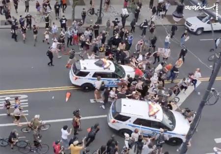 فیلم| فرار جمعیت از صحنه تیراندازی در واشنگتن