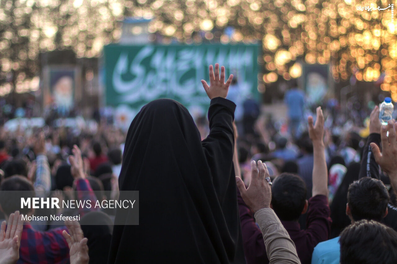 تصاویر| اجتماع عظیم سلام فرمانده در استادیوم آزادی بیرجند