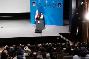 تصاویر| آیین تجلیل از استادان و دانشجویان نمونه با حضور رئیسی