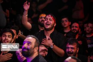 تصاویر| عزاداری شب سوم محرم روضه الحسین (ع)