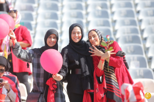 عکس|  اولین حضور دختران پرسپولیسی در ورزشگاه آزادی