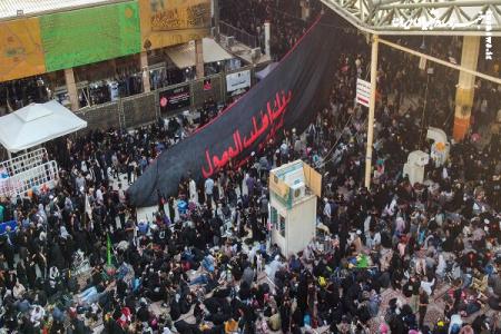 در نجف اشرف حضور میلیونی زائران در حرم امام علی(ع)
