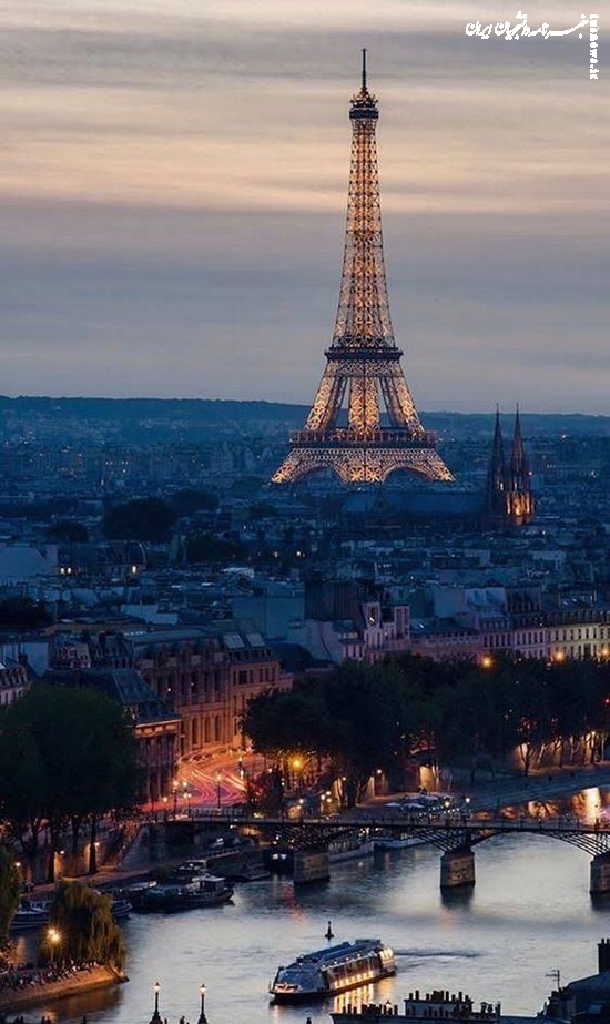 دانلود والپیپر زیبا از برج ایفل