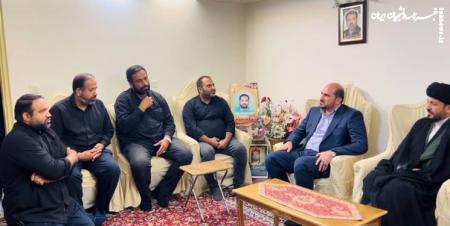 استاندار تهران با خانواده شهید مدافع امنیت «سلمان امیراحمدی» دیدار کرد