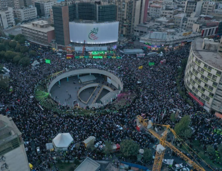 تصاویرهوایی از جشن میلاد پیامبرمهربانی در میدان ولیعصر تهران