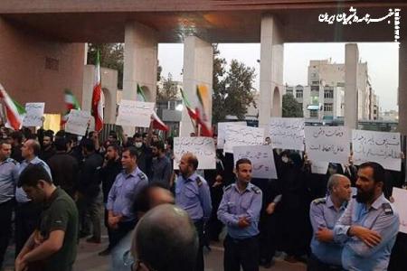 تجمع دانشجویان دانشگاه شریف در اعتراض به حرمت شکنی‌ها