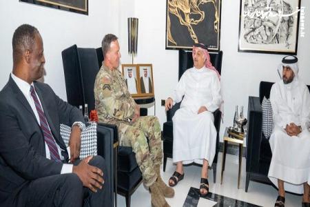  دیدار فرمانده سنتکام با وزیر دفاع قطر