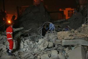 فرو ریختن بخشی از سازه متروپل آبادان