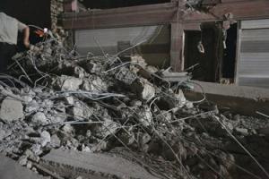 فرو ریختن بخشی از سازه متروپل آبادان