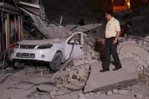 فرو ریختن بخشی از سازه متروپل آبادان