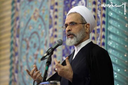 امام جمعه قم: عظمت ایران برای دشمنان قابل تحمل نیست