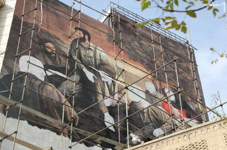 نقاشی تصویر مقاومتِ حاج احمد متوسلیان بر میدان نبوت تهران