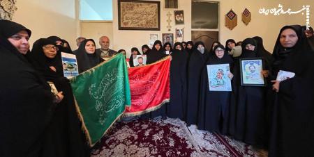 حضور خانواده‌های معظم شهدا در منزل شهید عجمیان