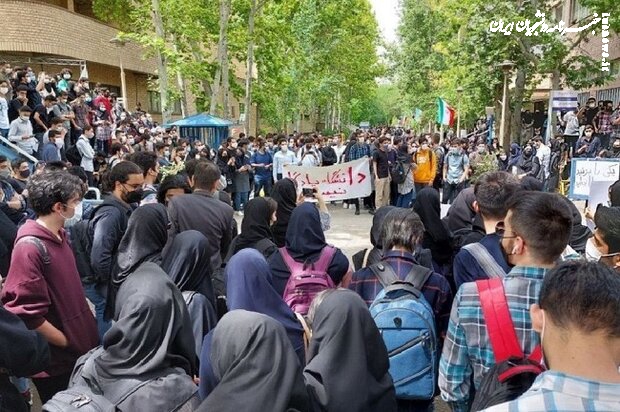 فحاشی دانشجو در تاریخ اعتراضات دانشگاه تهران بی سابقه بود