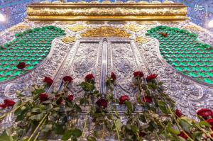 تصاویر| گلباران ضریح حضرت عباس(ع) در روز ولادت حضرت زینب(س)