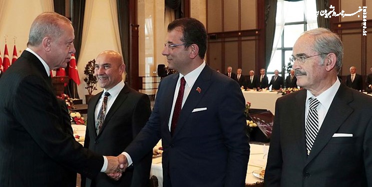 شهردار استانبول به ۲ سال حبس محکوم شد