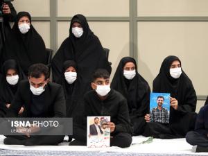 تصاویر دیدار خانواده‌های شهدای حادثه تروریستی حرم مطهر شاهچراغ (ع) با مقام معظم رهبری