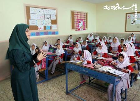 استخدام معلمان حق التدریس و نهضت سواد آموزی تعیین تکلیف می‌شود
