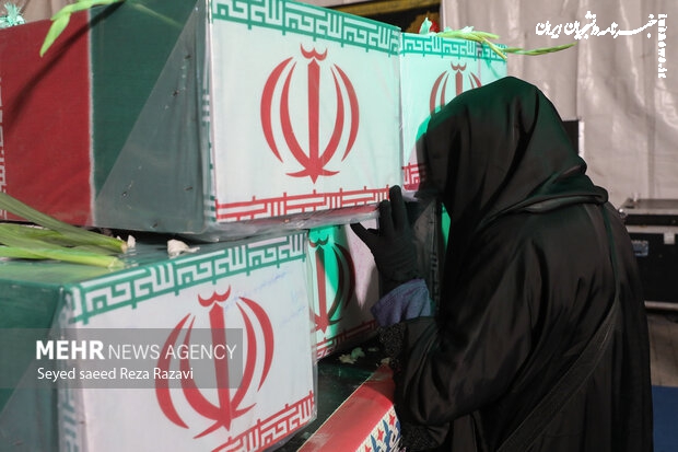 پیکرشهدای گمنام در شیراز  تشییع شدند