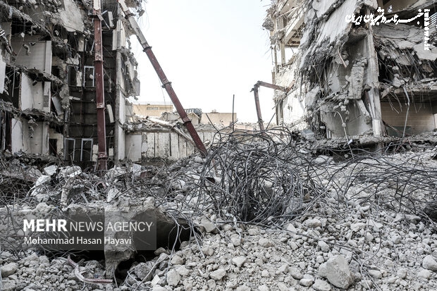 تخریب ساختمان متروپل آبادان به طور کامل 