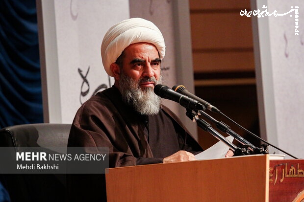 اعلام انزجار آیت الله فاضل لنکرانی از هتک حرمت نشریه فرانسوی