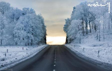 تصویری زیبای  زمستانی در روستای پلکانی