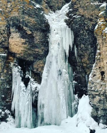 فیلم| منظره زیبای آبشار یخزده  کرکری مشکین شهر