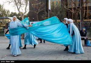 تصاویر| نمایش های خیابانی چهل‌و‌یکمین جشنواره تئاتر فجر