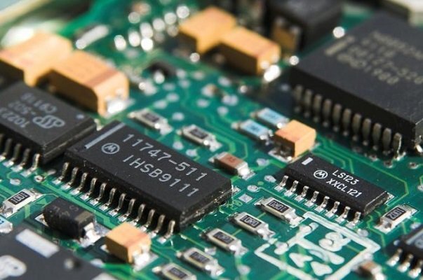 اتحاد آمریکا، هلند و ژاپن علیه دسترسی چین به فناوری تراشه