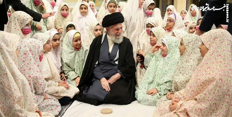 دانش‌آموزان دختر چطور به بیت‌رهبری دعوت شدند؟