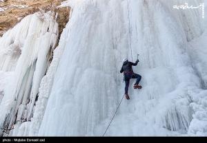عکس| یخ نوردی در آبشار یخی خور خورسلماس 