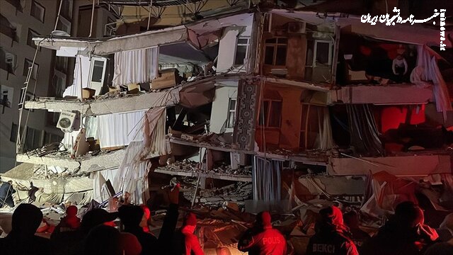 بیش از ۳۰۰ کشته و ۲۰۰۰ مصدوم در زلزله شدید ترکیه و سوریه/ اردوغان واکنش نشان داد