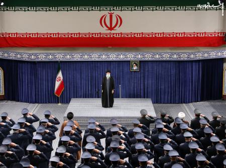 عکس | سلام متفاوت رهبر انقلاب به فرماندهان نیروی هوایی