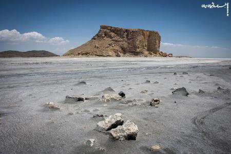 دریاچه ارومیه و آثار فاجعه‌بار زیست‌محیطی