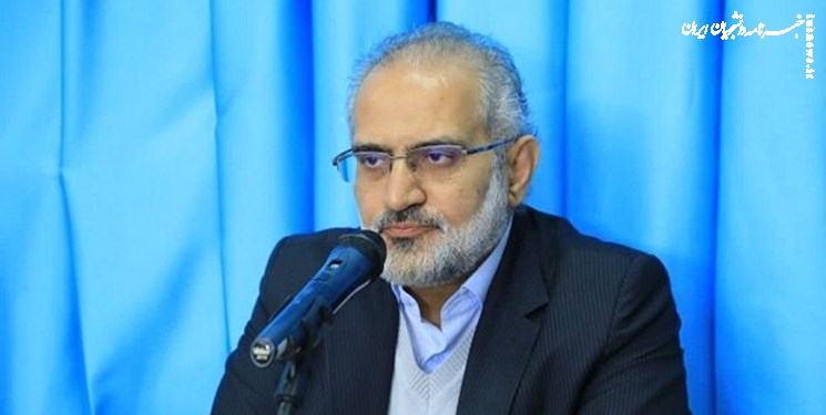 دولت به محورهای اصلی بیانیه گام دوم در سند تحول دارد