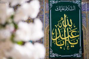 تصاویر| نصب کتیبه‌های ولادت سرداران کربلا در نجف