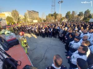 عکس| بدرقه پیکر آتش نشان شهید قریب رضا دارابی در محله چیذر 