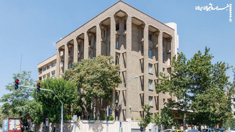 دسترسی خوب به مرکز شهر با رزرو هتل البرز تهران