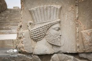 تصاویر| بازدیدمسافران نوروزی از تخت جمشید