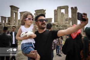 تصاویر| بازدیدمسافران نوروزی از تخت جمشید