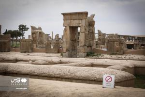 تصاویر| بازدیدمسافران نوروزی از تخت جمشید