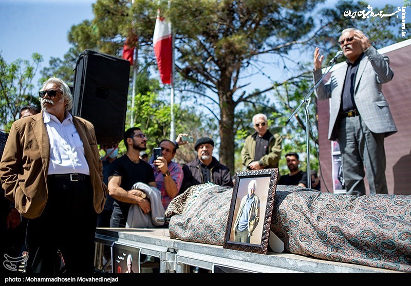 تصاویر| مراسم خاکسپاری مرحوم کیومرث پوراحمد