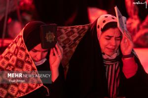 عکس| حضور رئیس جمهور در مراسم احیای شب نوزدهم ماه رمضان در امامزاده صالح(ع) تهران 