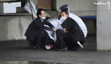 فیلم| اولین تصاویر لحظه سوء قصد به نخست وزیر ژاپن/ وضعیت فومیو کیشیدا نخست وزیر ژاپن را ببینید