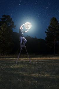 ۱۰ والپیپر دیدنی از ماه برای گوشی +دانلود