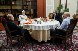 عکس|  ضیافت افطاری رئیس مجلس با حضور ناطق‌، لاریجانی و حدادعادل برگزار شد 