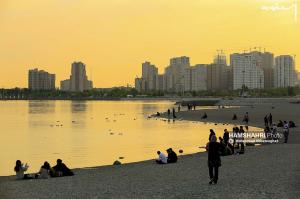 دریاچه چیتگر تهران در روزهای اول بهار