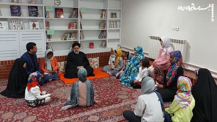 بازدید سرزده رئیسی از یک مرکز نگهداری کودکان فاقد سرپرست