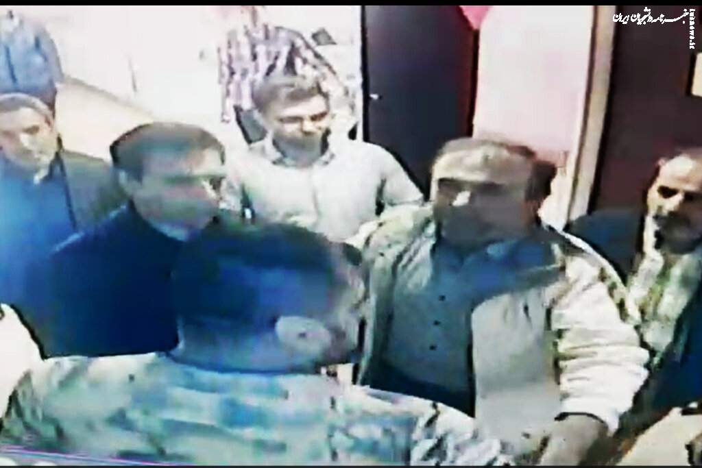 ولی دانش‌آموز با قمه به مدرسه حمله کرد/ حکم جلب قمه‌ به‌دستِ مدرسه کرج صادر شد 