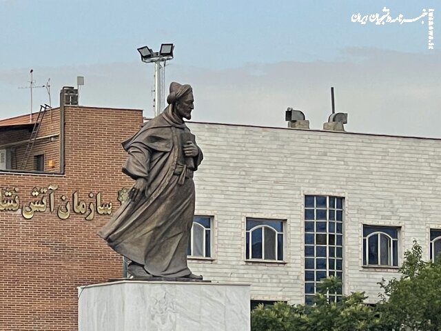  بزرگترین مجسمه برنزی تهران رونمایی شد